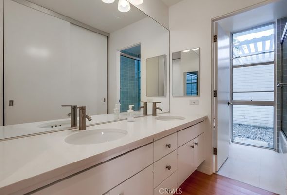 Bathroom, Dual Sink Vanities, Interior, Wood Texture Flooring