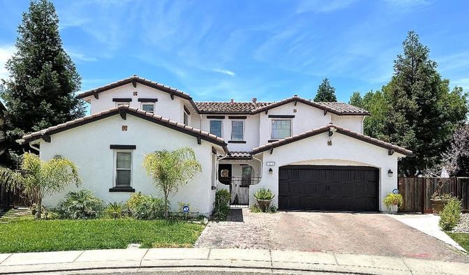 Attached, Exterior, Facade, Spanish Mediterranean