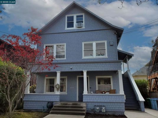 Exterior, Facade, Queen Anne Victorian