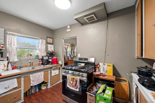 Interior, Kitchen, Stainless Steel Appliances, Wood Texture Flooring
