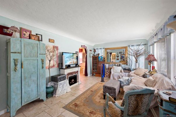 Fireplace, Interior, Living room