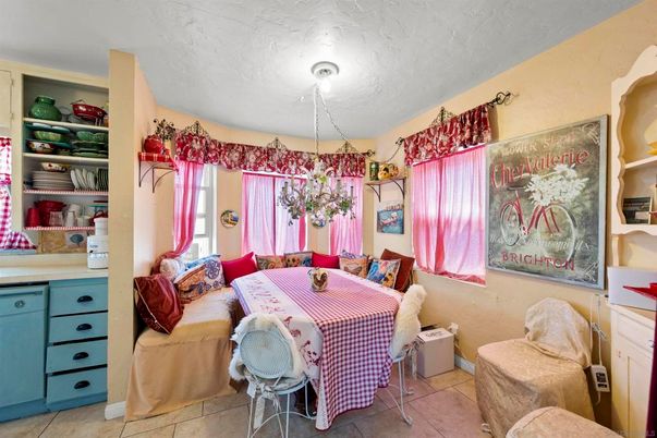 Dining room, Interior