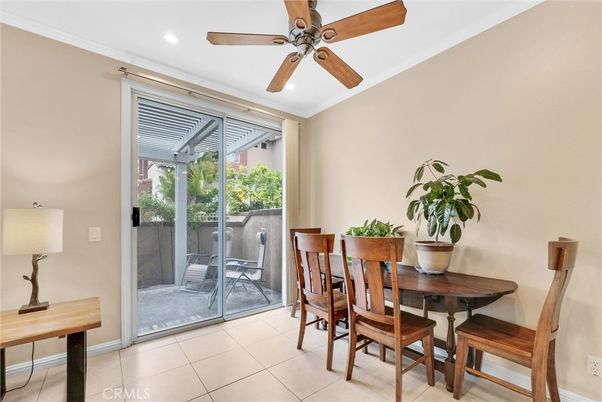 Dining room, Interior, Recessed Lighting