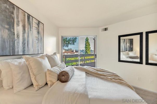 Bedroom, Interior, Water