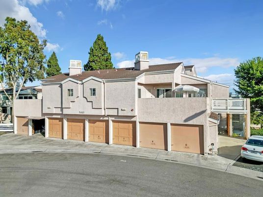 Attached, Exterior, Facade, Modern
