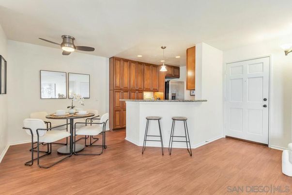 Dining room, Interior, Kitchen, Pendant Lights, Recessed Lighting, Wood Texture Flooring