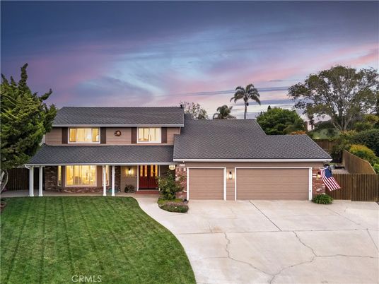Attached, Backyard, Exterior, Facade, Georgian