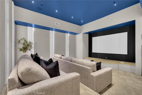 Interior, Projection Screen, Recessed Lighting, Theatre Room