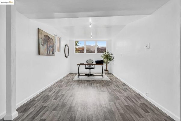 Chandelier, Dining room, Interior, Kitchen, Pendant Lights, Wood Texture Flooring