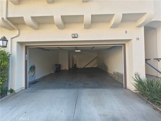 Exterior, Garage