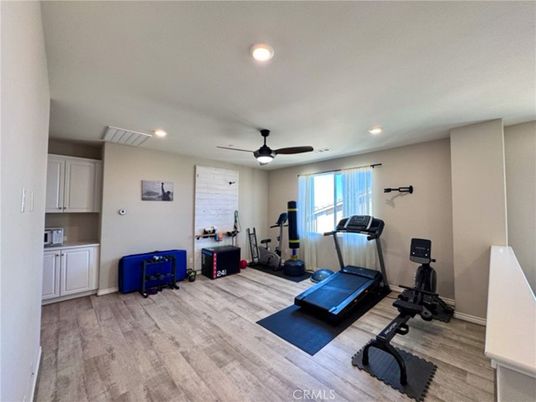 Fitness Equipment, Interior, Recessed Lighting, Wood Texture Flooring