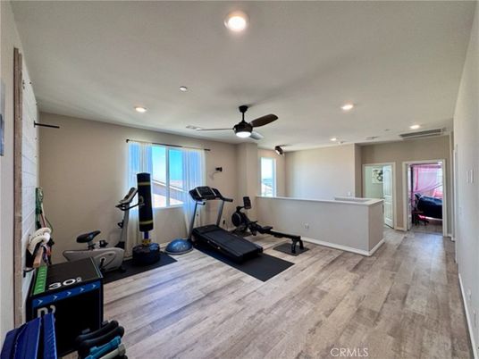 Fitness Equipment, Interior, Recessed Lighting, Wood Texture Flooring