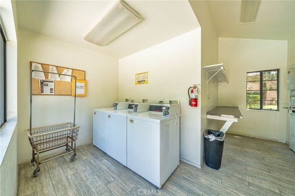 Interior, Washer, Wood Texture Flooring