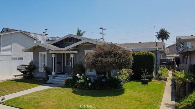 Exterior, Facade, American Craftsman