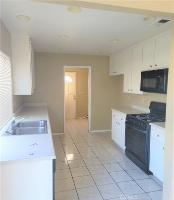 Interior, Kitchen, Recessed Lighting, Washer