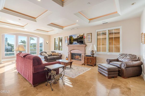 Fireplace, Interior, Living room, Recessed Lighting