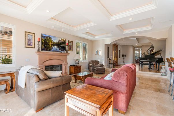 Fireplace, Interior, Living room, Piano, Recessed Lighting