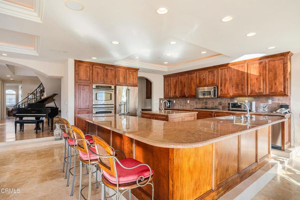 Interior, Kitchen, Piano, Recessed Lighting, Stainless Steel Appliances