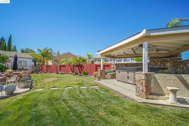 Backyard, Exterior, Hot Tub