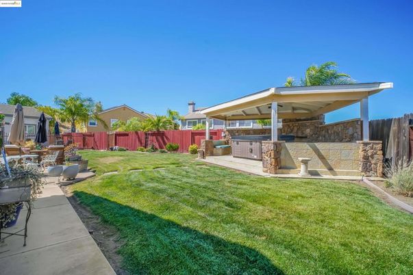 Backyard, Exterior, Hot Tub