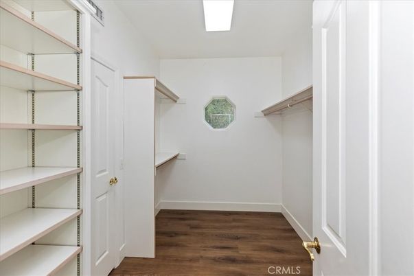 Interior, Walk-in Closets, Wood Texture Flooring
