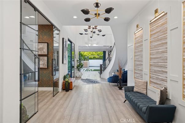 Interior, Pendant Lights, Recessed Lighting, Wood Texture Flooring