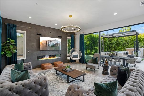 Fireplace, Interior, Living room, Pendant Lights, Recessed Lighting, Wood Texture Flooring