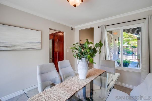 Dining room, Interior