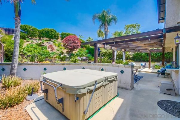 Exterior, Hot Tub