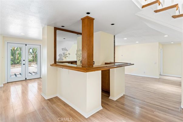 Interior, Recessed Lighting, Wood Texture Flooring