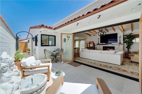 Exterior, Fireplace