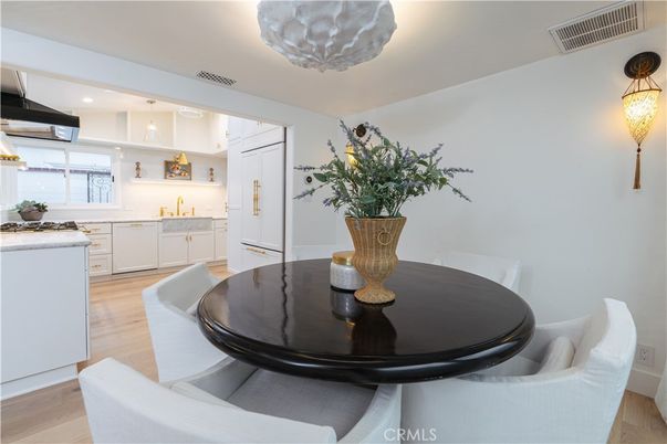 Dining room, Interior, Kitchen, Pendant Lights, Recessed Lighting, Wood Texture Flooring