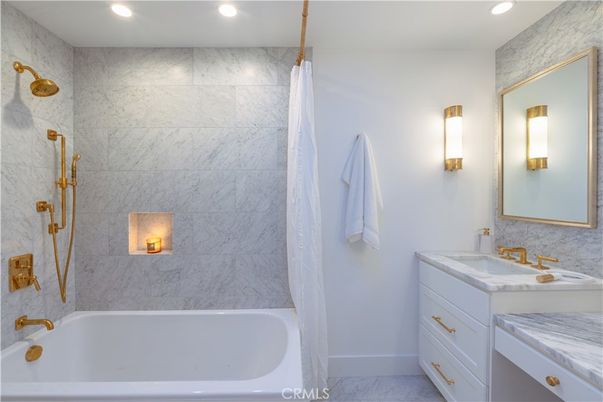 Bathroom, Interior, Marble Walls, Recessed Lighting