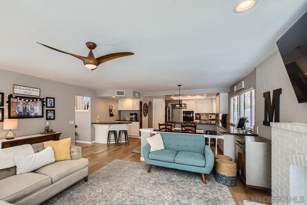 Dining room, Interior, Kitchen, Pendant Lights, Recessed Lighting, Wood Texture Flooring