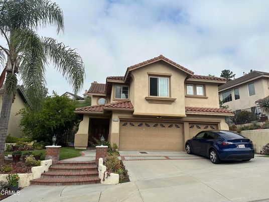 Attached, Exterior, Facade, Mediterranean