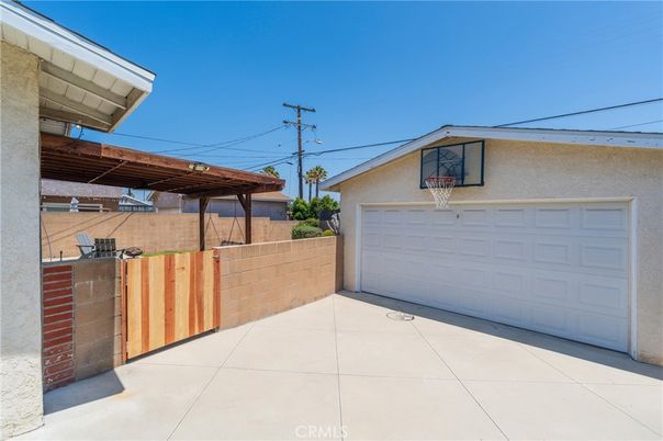 Detached Garage, Exterior