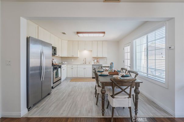 Dining room, Interior, Kitchen, Stainless Steel Appliances, Wood Texture Flooring