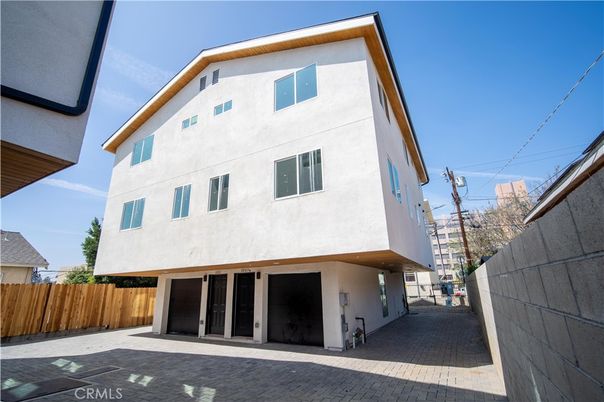 Exterior, Facade, None