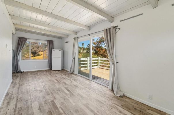 Empty room, Interior, Wooden Beams, Wood Texture Flooring