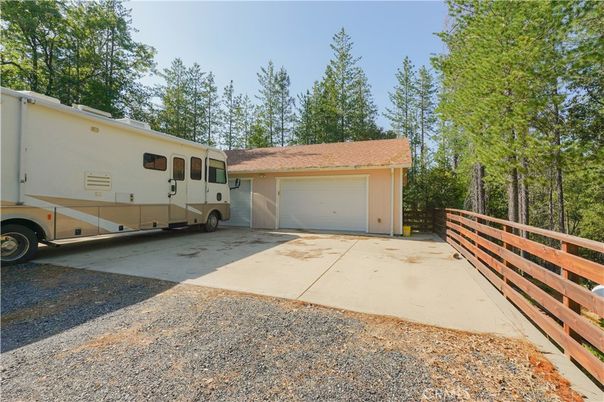 Detached Garage, Exterior