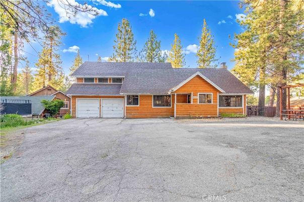 Attached, Exterior, Facade, Log Home