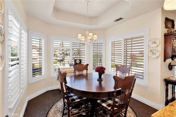 Chandelier, Dining room, Interior