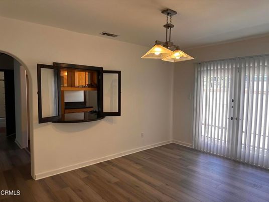Interior, Pendant Lights, Wood Texture Flooring