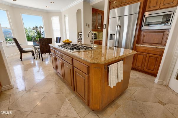 Dining room, Interior, Kitchen, Recessed Lighting, Stainless Steel Appliances