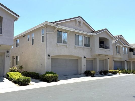 Attached, Exterior, Facade, Mediterranean