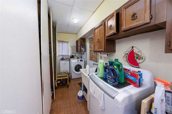 Interior, Washer, Wood Texture Flooring