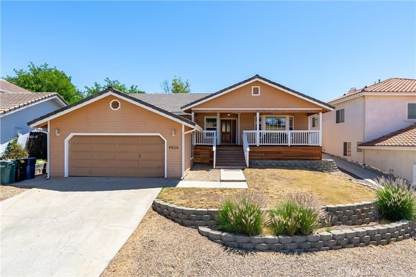 Attached, Exterior, Facade, Ranch