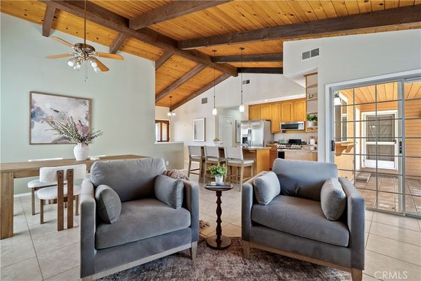 Dining room, Interior, Kitchen, Pendant Lights, Stainless Steel Appliances, Wooden Beams, Wooden Ceilings