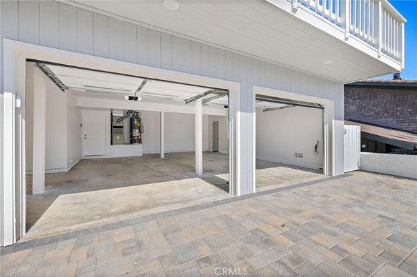 Exterior, Garage, Interior