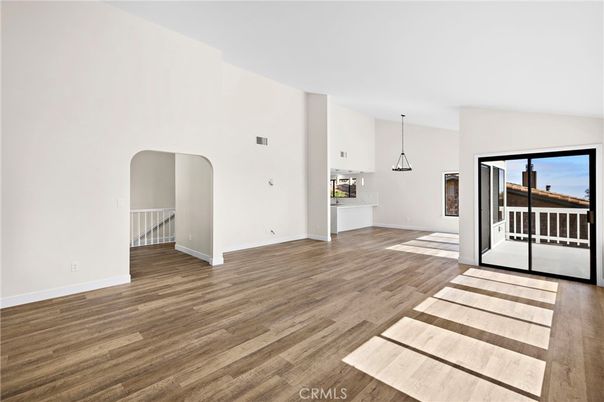 Empty room, Interior, Pendant Lights, Wood Texture Flooring